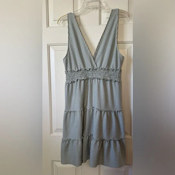 American Eagle Outfitters Green Sleeveless V-Neck Sundress - Picture 7 of 13